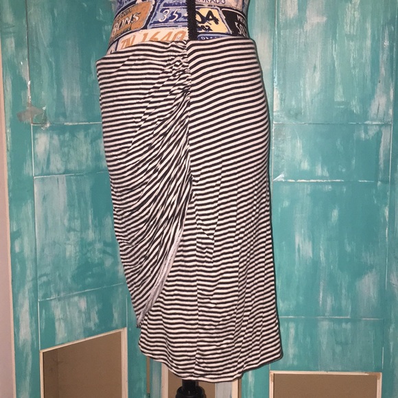 a.n.a. | women's striped skirt - Picture 3 of 7